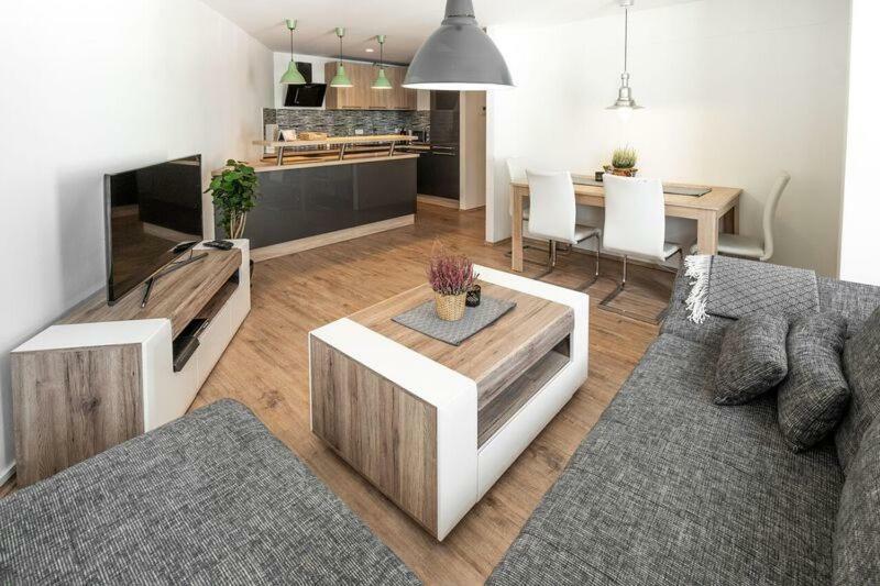 Old Town Luxury Apartment In Heart Of 布拉迪斯拉发 外观 照片